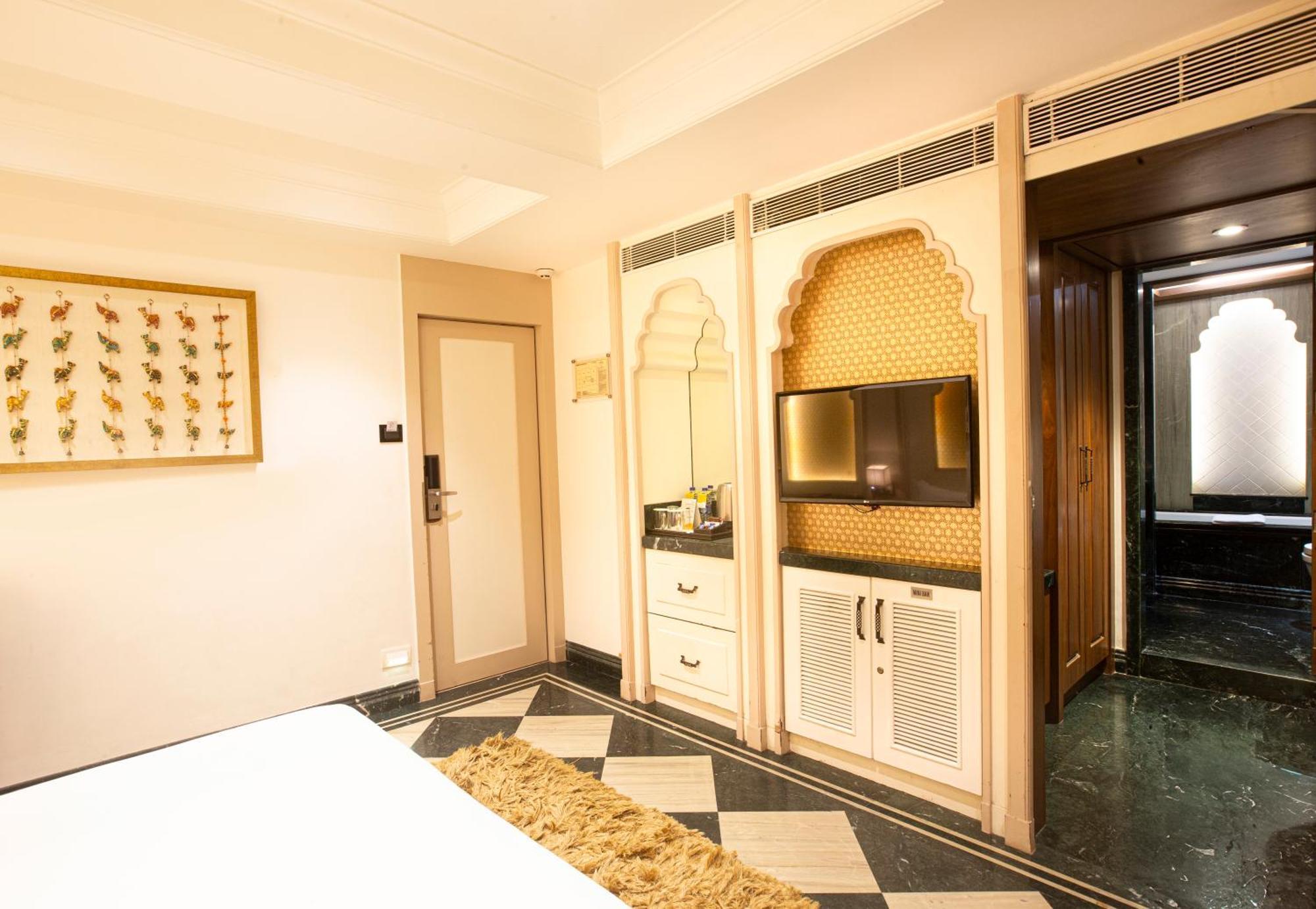Hotel Bawa Continental Mumbai Exterior photo